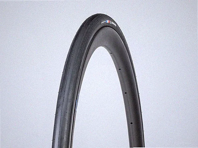 Bontrager R3 Hard-Case Lite Road Tire 700x25c Folding Clincher Race Tire