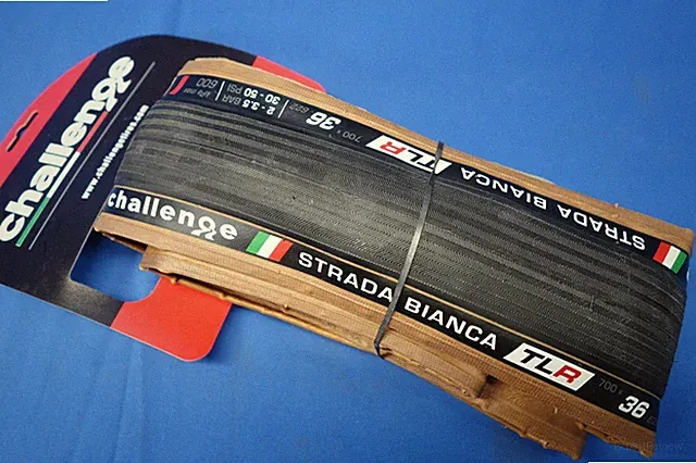 New Challenge Strada Bianca TLR 700 x 36c Gravel, Touring Bike Tire -Black/Brown